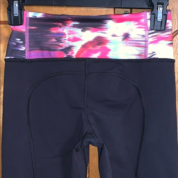 LNC Lululemon Size 2 leggings with blue/pink/purp - Picture 2 of 8